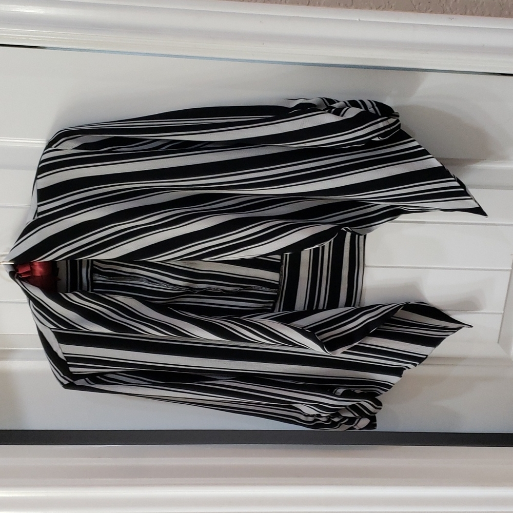 Cropped black white stripes kimono L